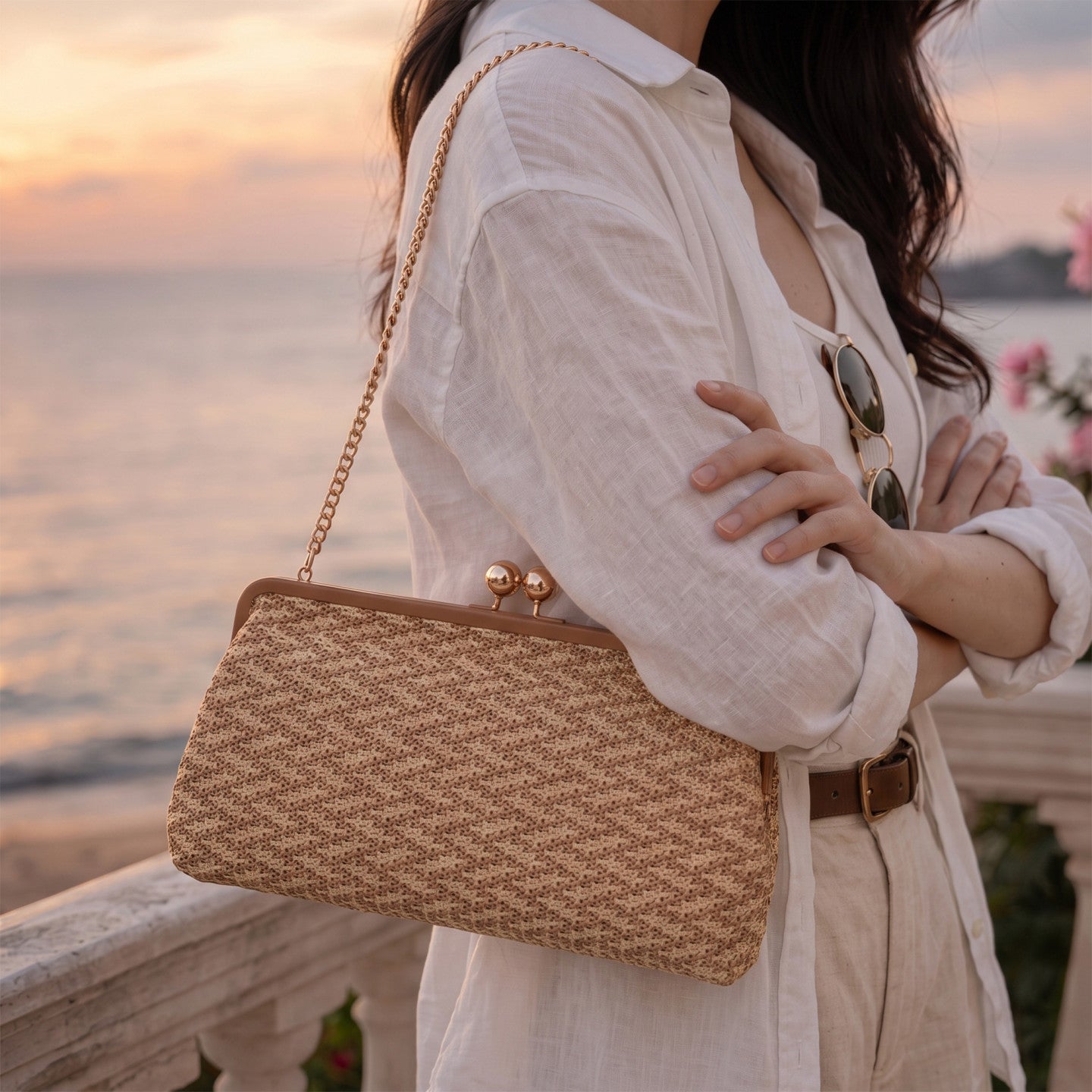 Bolso de mano en paja, vista frontal