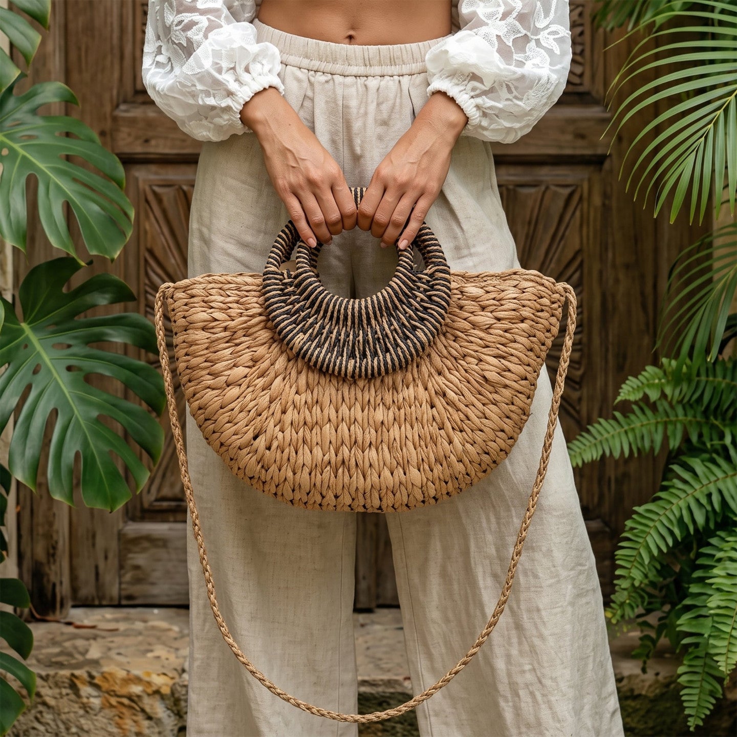 Bolso shopper de paja grande en color beige, vista frontal