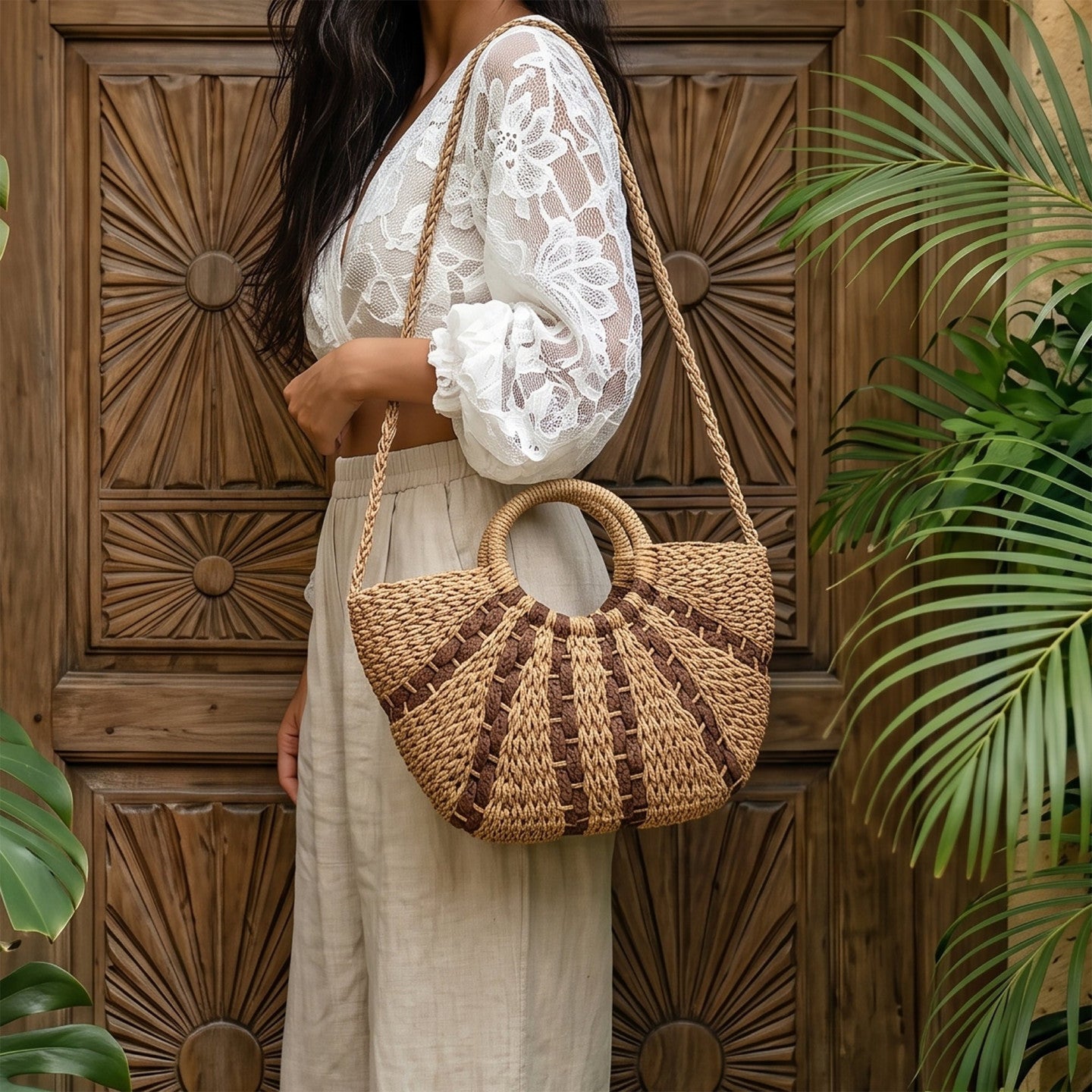 Bolsa shopper paja de color natural, vista frontal, con asas.